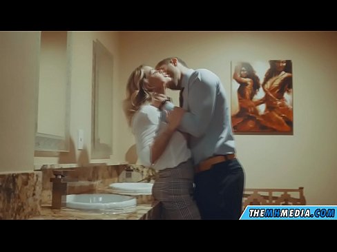 ❤️ Wann eng Busty Blond Iech an engem ëffentlechen Toilette verféiert ❤❌ Sexvideo op lb.naughtyhentai.ru ❤